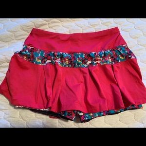 EUC Skirt Sports Lioness in Size Small
